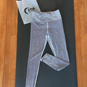 Zyia Racer Light and Tight leggings